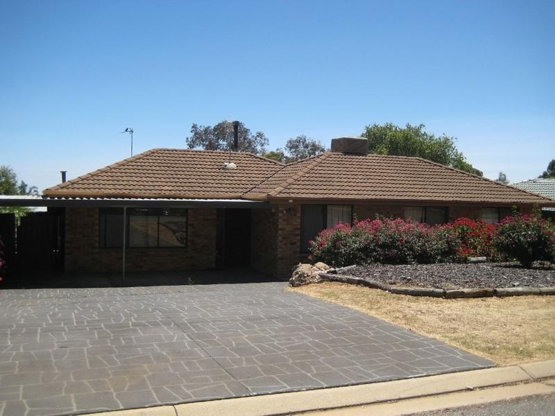43 Nilpena Court, Craigmore SA 5114