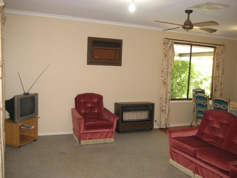 43 Nilpena Court, Craigmore SA 5114