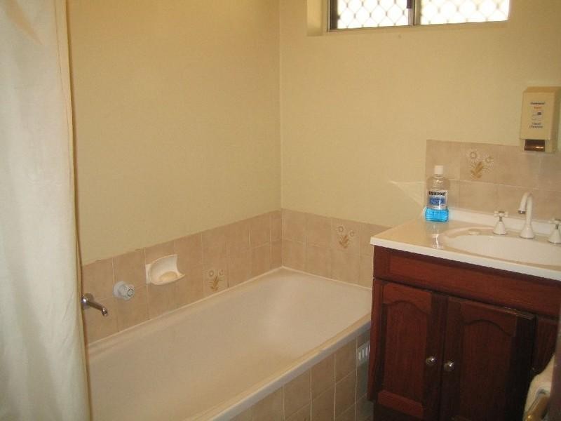 10 Bond Avenue, Burton SA 5110