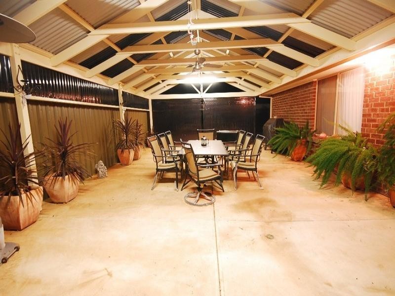 100 President Avenue, Andrews Farm SA 5114