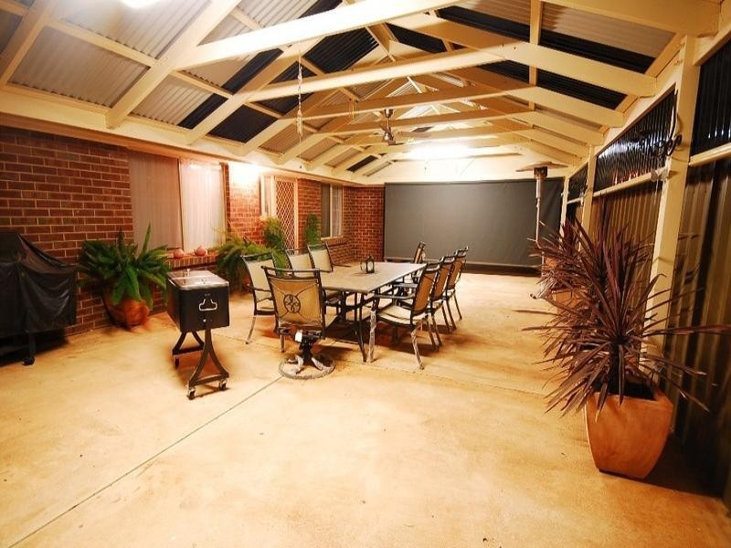 100 President Avenue, Andrews Farm SA 5114