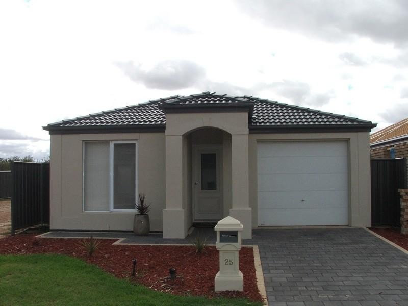 25 Monterey Drive, Munno Para West SA 5115