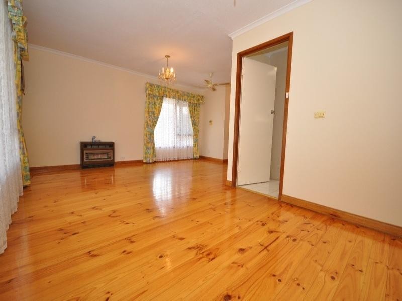 9 Burford Street, Elizabeth Downs SA 5113