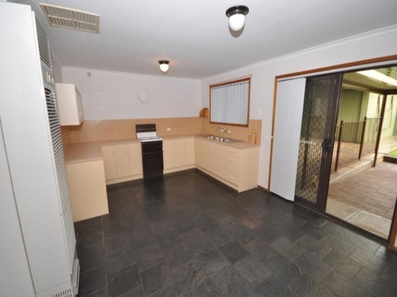 2 Douglas Street, Elizabeth Downs SA 5113