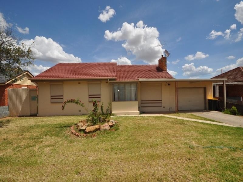 8 Collins Street, Elizabeth Downs SA 5113