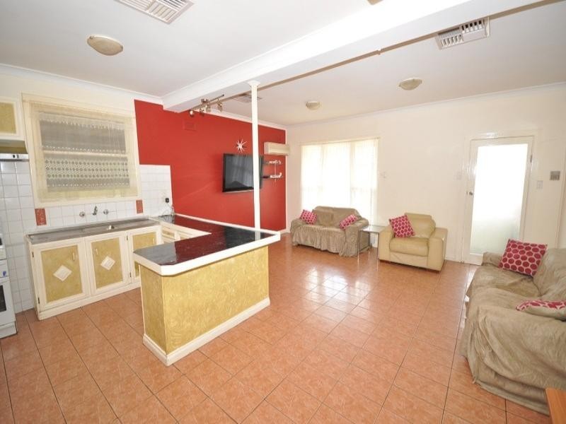 8 Collins Street, Elizabeth Downs SA 5113