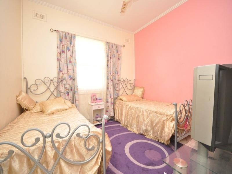 8 Collins Street, Elizabeth Downs SA 5113