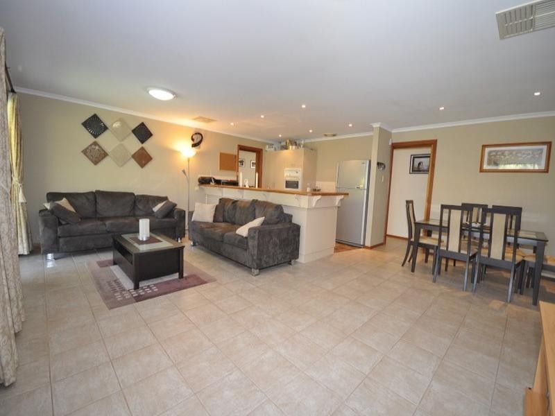 31 Lukin Avenue, Paralowie SA 5108