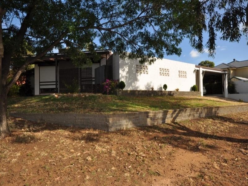 3 Gondola Grove, Para Hills SA 5096