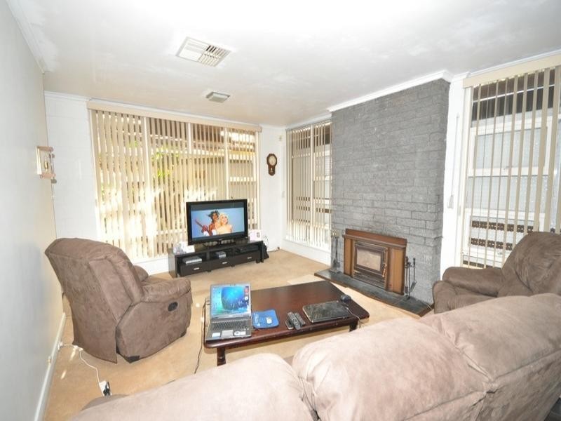 3 Gondola Grove, Para Hills SA 5096