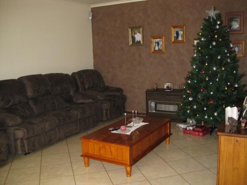 1 Winston Crescent, Hillbank SA 5112