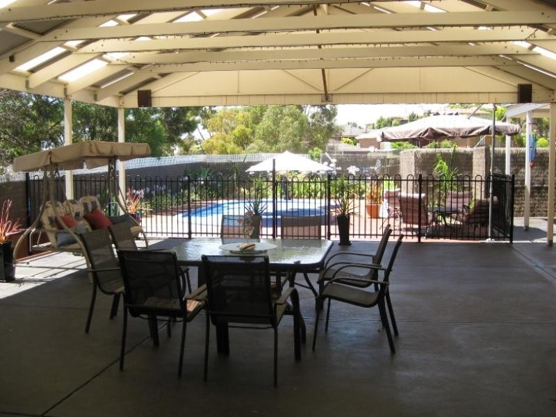 1 Winston Crescent, Hillbank SA 5112