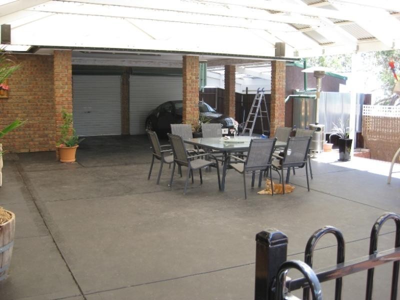 1 Winston Crescent, Hillbank SA 5112