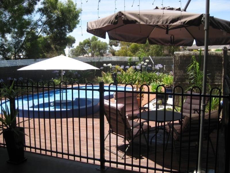 1 Winston Crescent, Hillbank SA 5112