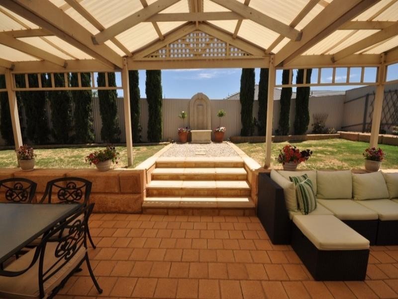 9 Falcon Crescent, Blakeview SA 5114