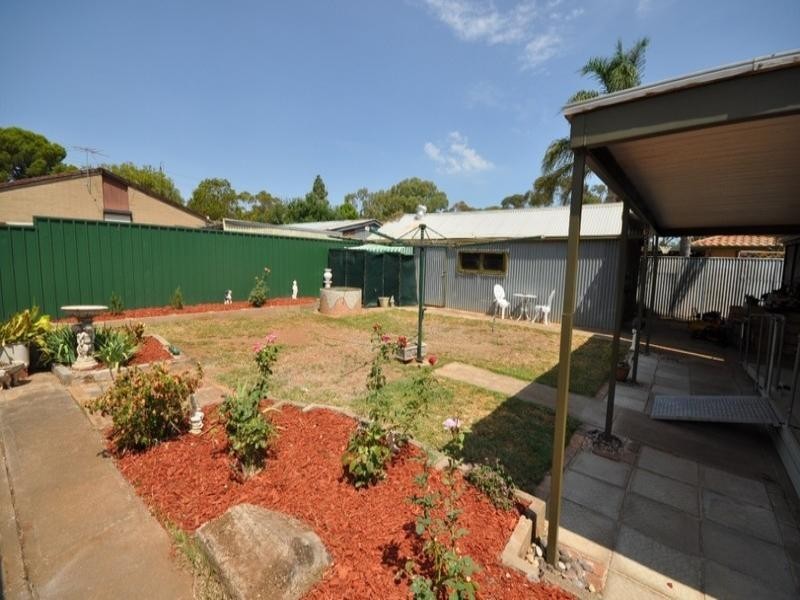 4 McCullogh Street, Elizabeth Downs SA 5113