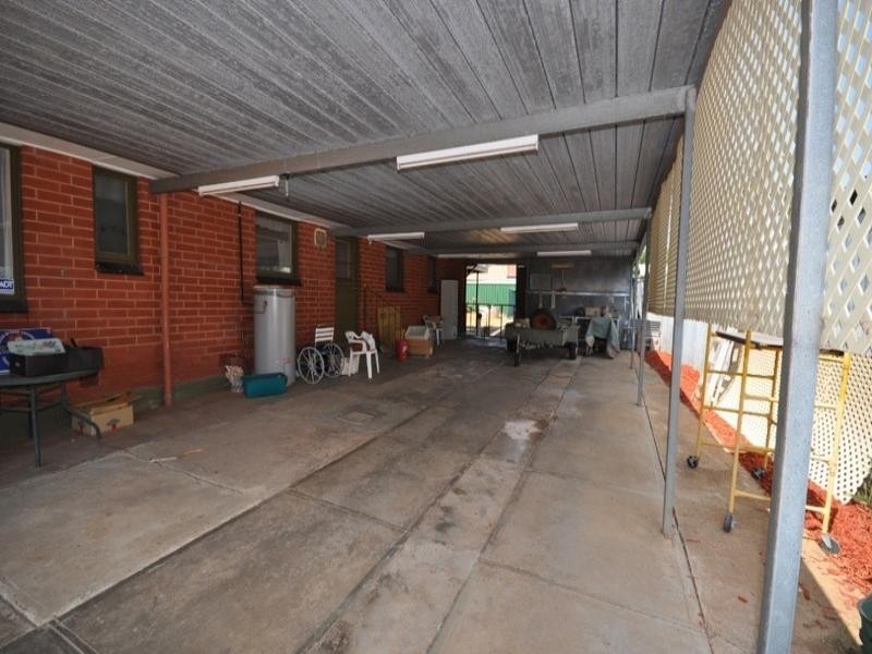 4 McCullogh Street, Elizabeth Downs SA 5113