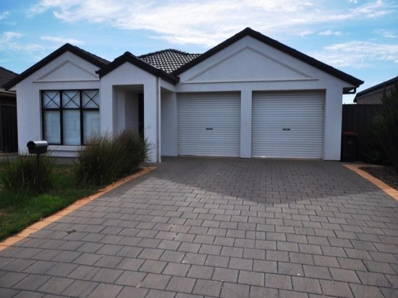 12 Lakeside Drive, Andrews Farm SA 5114