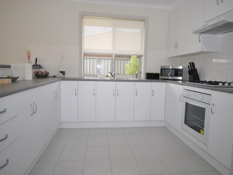 12 Lakeside Drive, Andrews Farm SA 5114