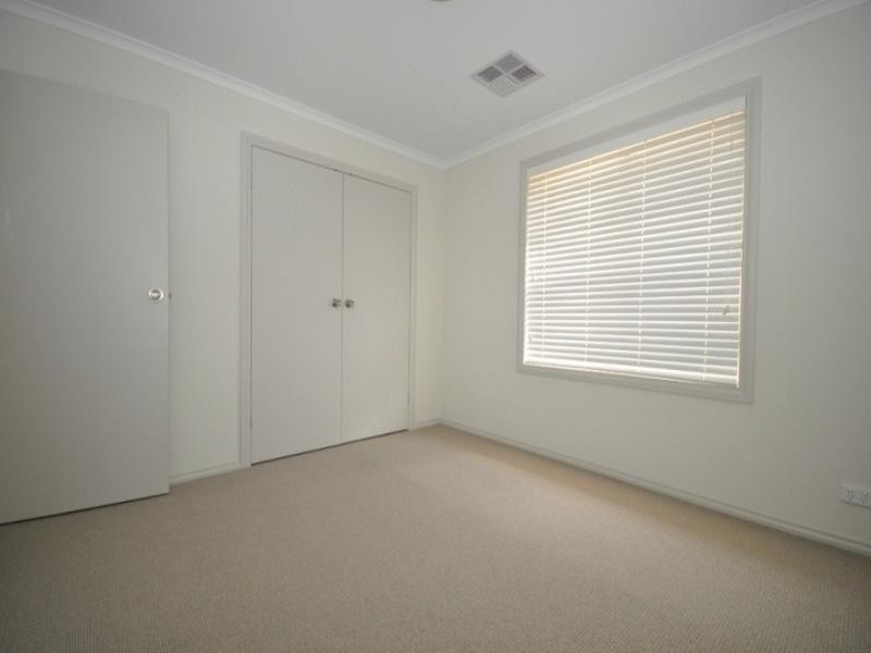 12 Lakeside Drive, Andrews Farm SA 5114