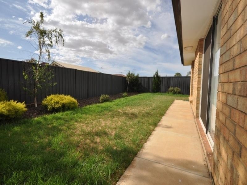12 Lakeside Drive, Andrews Farm SA 5114