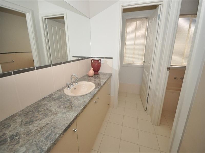 4 Lakeside Drive, Andrews Farm SA 5114