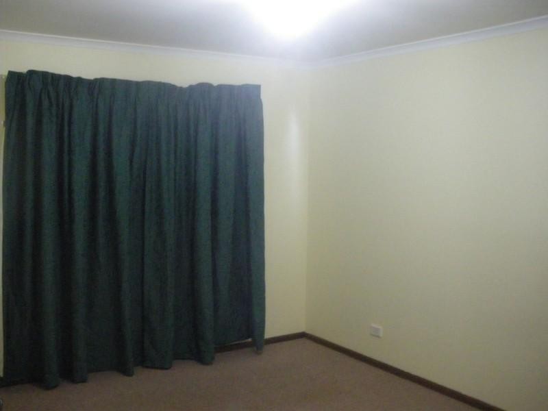 10 Maguire Crescent, Burton SA 5110