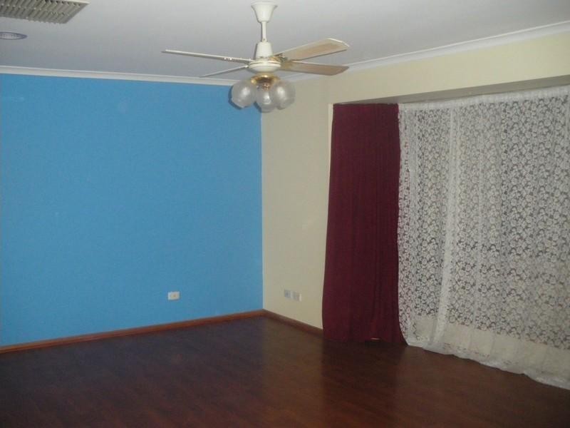 10 Maguire Crescent, Burton SA 5110