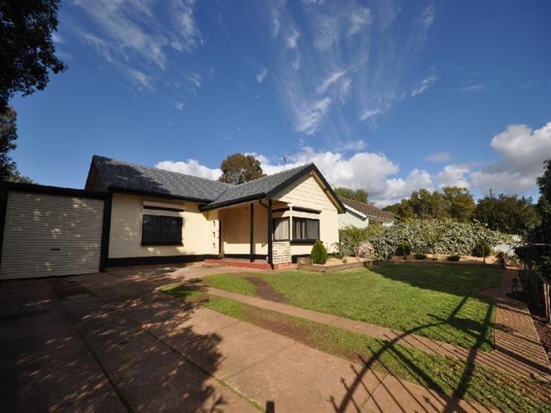 19 Mofflin Road, Elizabeth Grove SA 5112