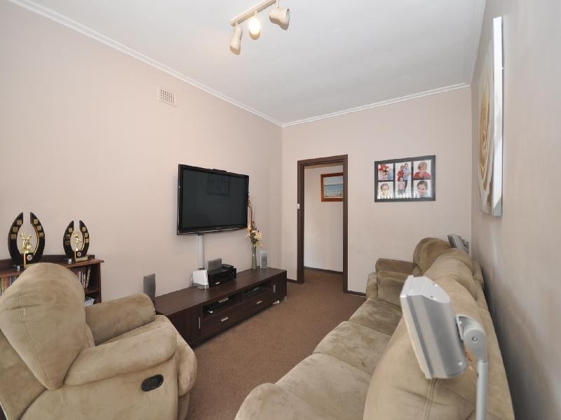 19 Mofflin Road, Elizabeth Grove SA 5112