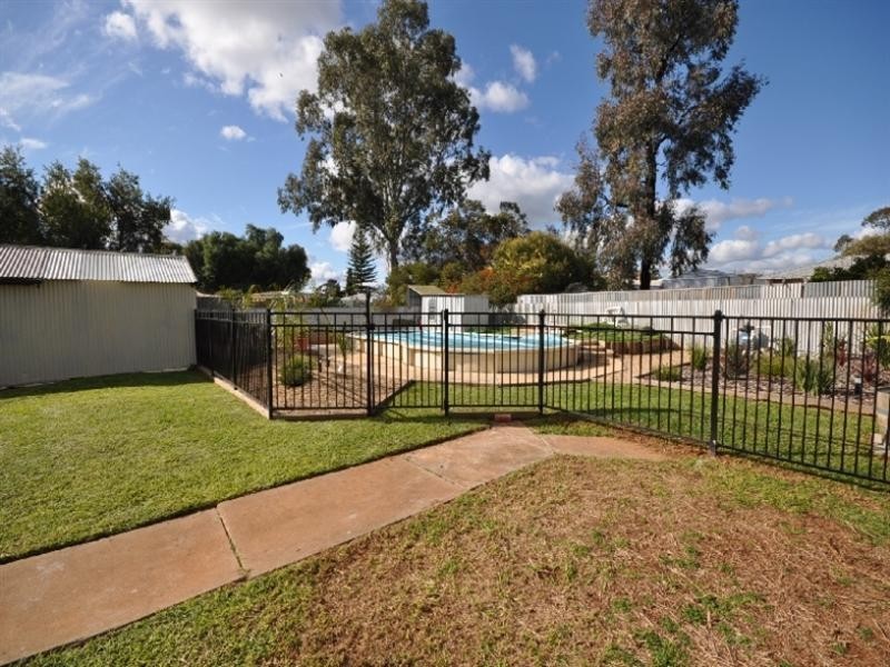 19 Mofflin Road, Elizabeth Grove SA 5112