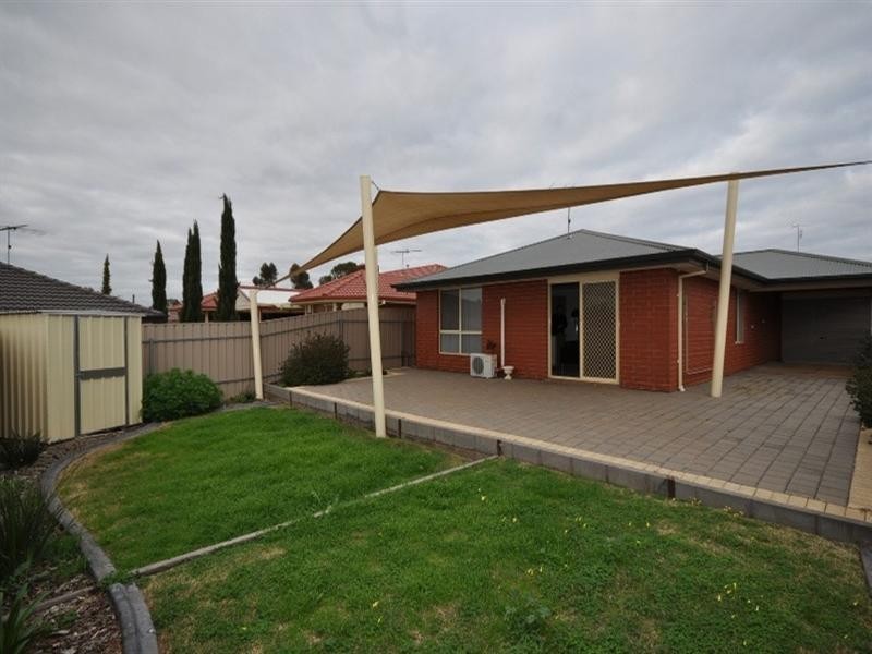 18 Toner Crescent, Evanston Park SA 5116