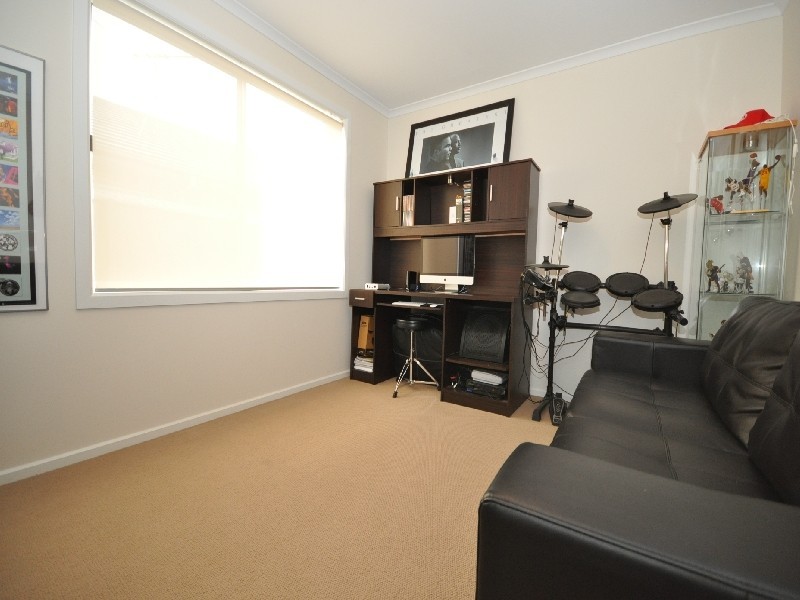 9 Lakeside Drive, Andrews Farm SA 5114