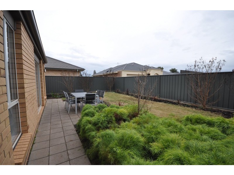 9 Lakeside Drive, Andrews Farm SA 5114