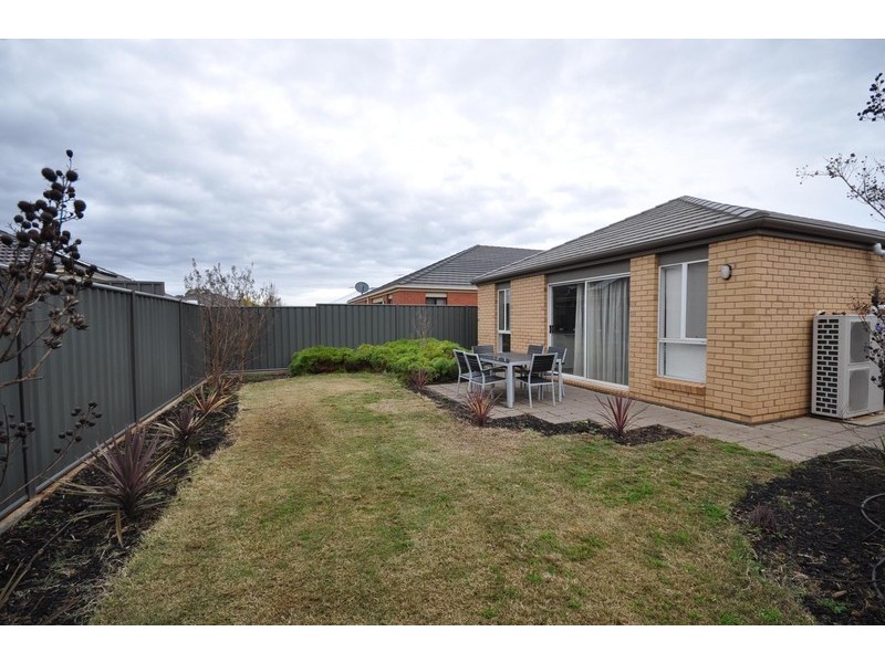 9 Lakeside Drive, Andrews Farm SA 5114