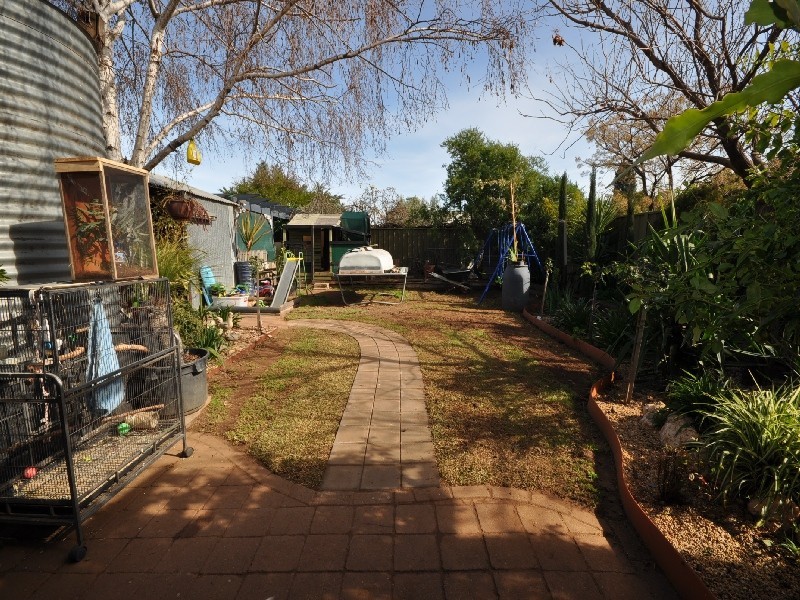 14 Winterbourne Road, Elizabeth Vale SA 5112