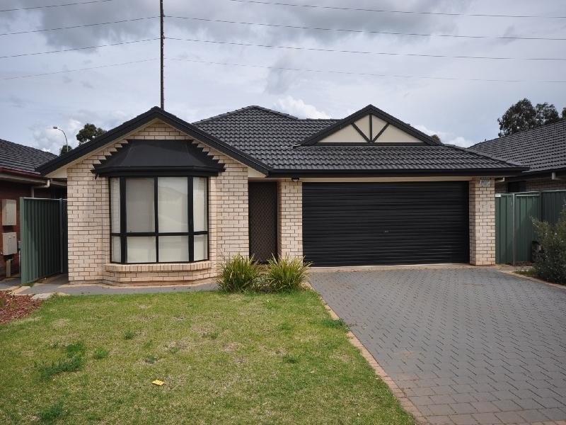 8 Orange Parade, Munno Para West SA 5115