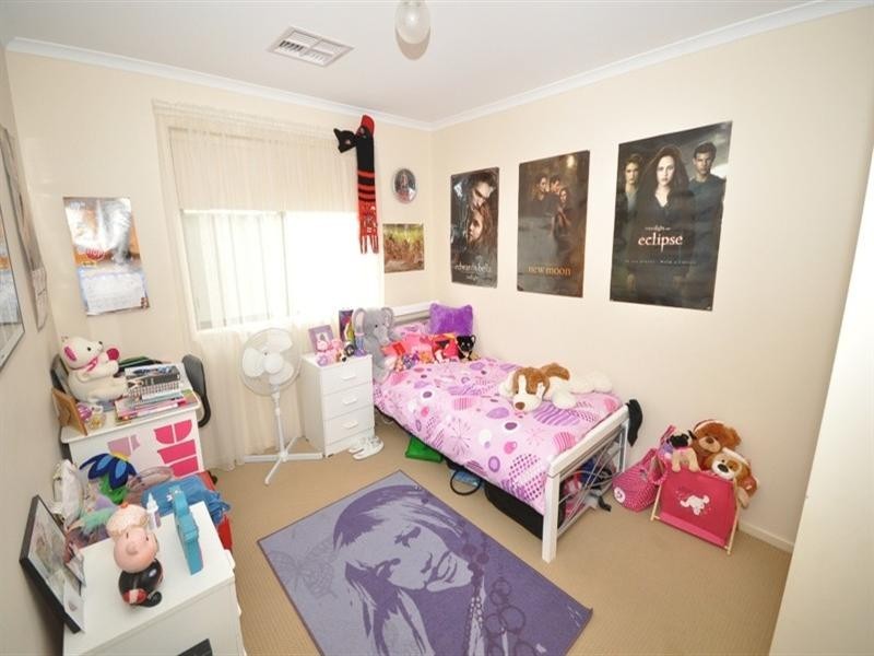 8 Orange Parade, Munno Para West SA 5115