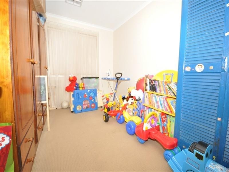 8 Orange Parade, Munno Para West SA 5115