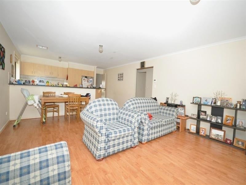 8 Orange Parade, Munno Para West SA 5115