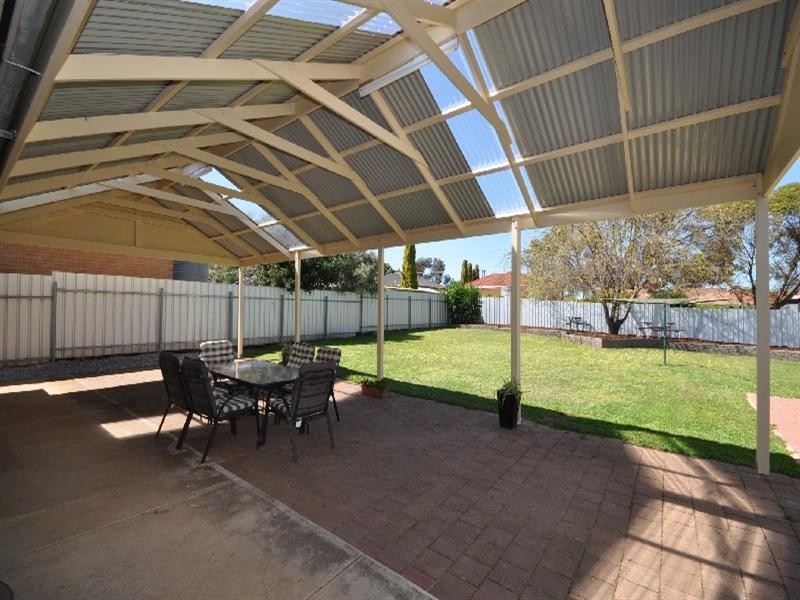 11 Barossa Avenue, Gawler East SA 5118