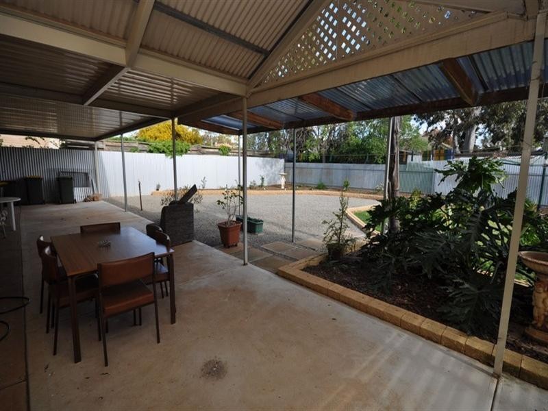 27 Hinsley Road, Smithfield Plains SA 5114