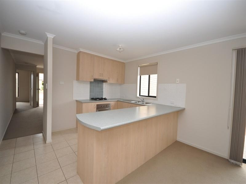 102 Lakeside Drive, Andrews Farm SA 5114