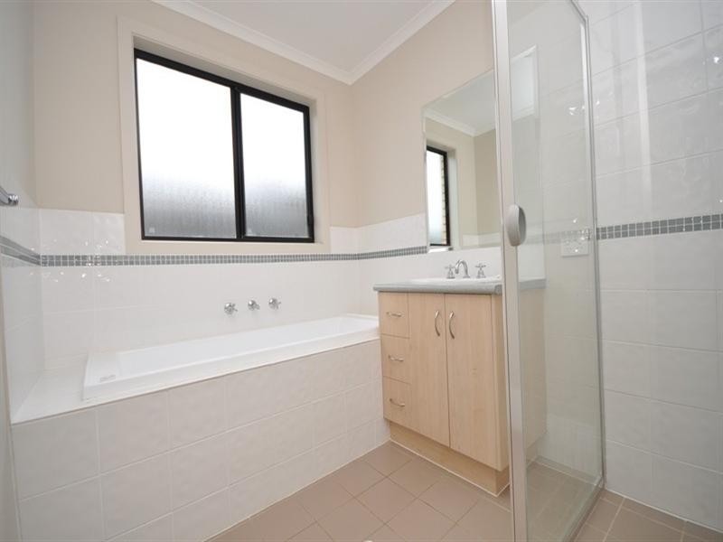 102 Lakeside Drive, Andrews Farm SA 5114