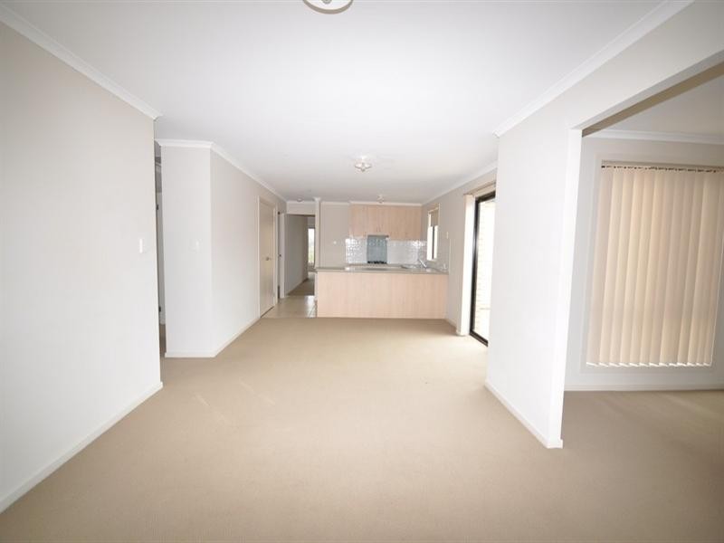 102 Lakeside Drive, Andrews Farm SA 5114