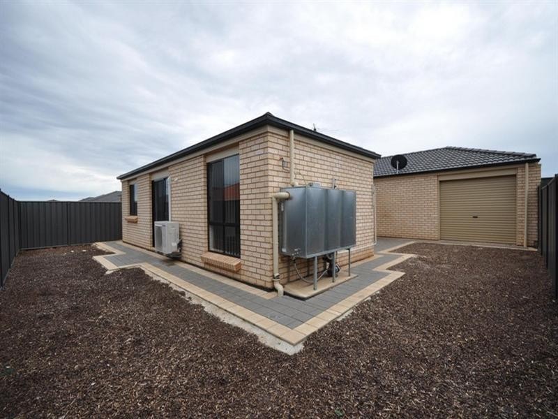 102 Lakeside Drive, Andrews Farm SA 5114