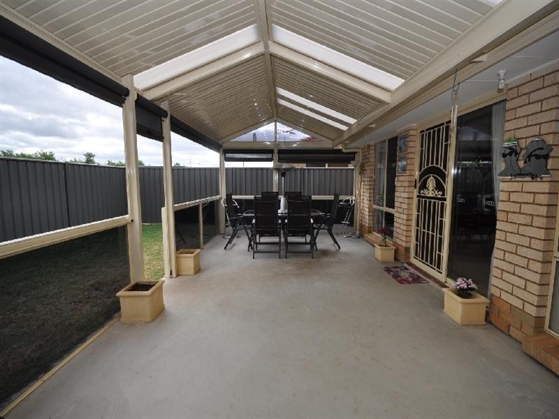 27 Monterey Drive, Munno Para West SA 5115