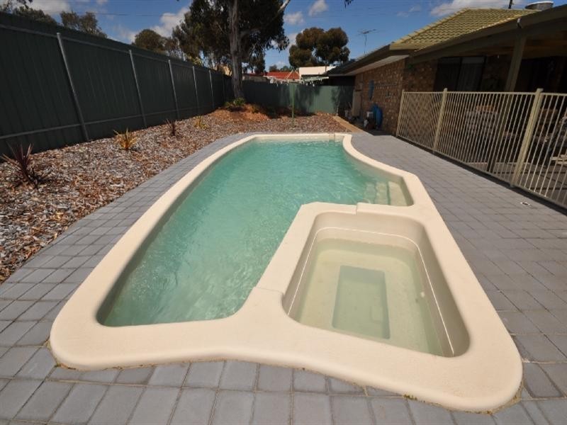 4 Henryk Drive, Hillbank SA 5112