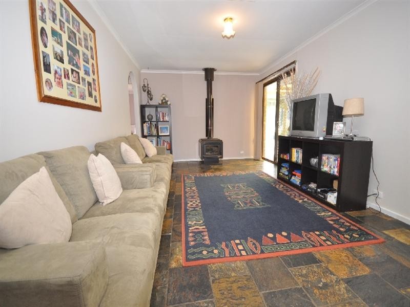 4 Henryk Drive, Hillbank SA 5112