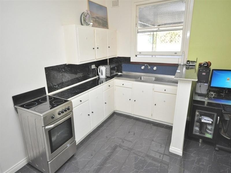 18 Peacock Road, Elizabeth Downs SA 5113